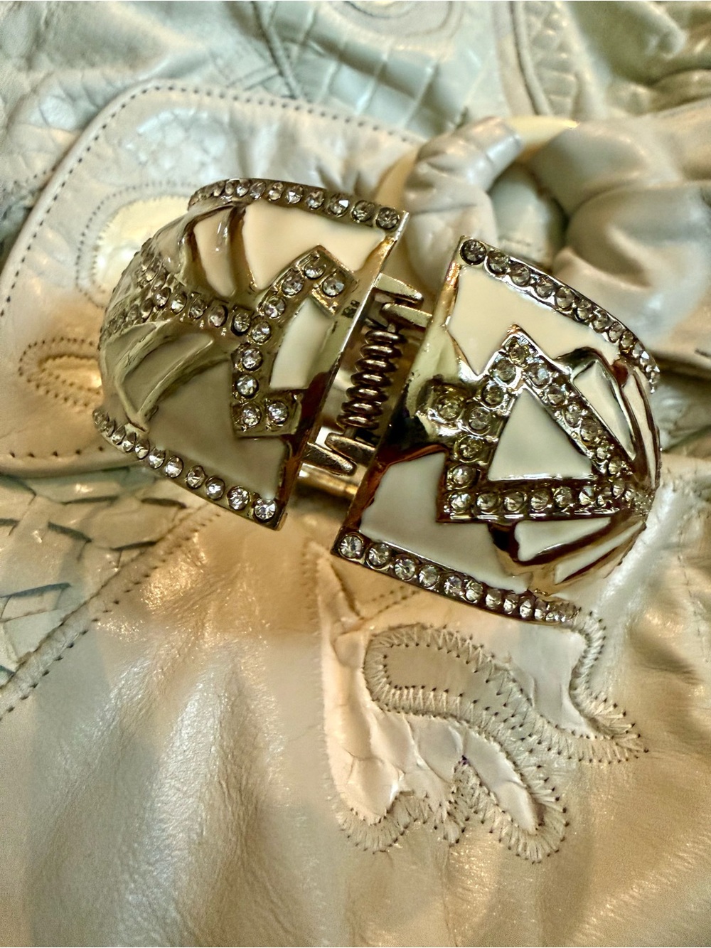 VTG SEQUIN Cream Gold Rhinestone Crystal Bangle Bracelet 1990s w Clamper Closure - Picture 7 of 9